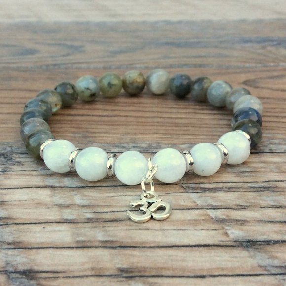 Om bracelet with Labradorite & Moonstone, meditation bracelet, healing bracelet - Picture 3 of 10